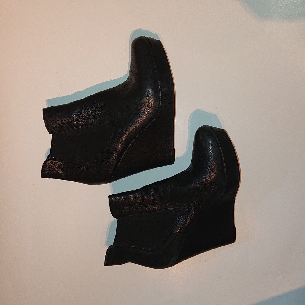 SEYCHELLES  black  women boots, size 5